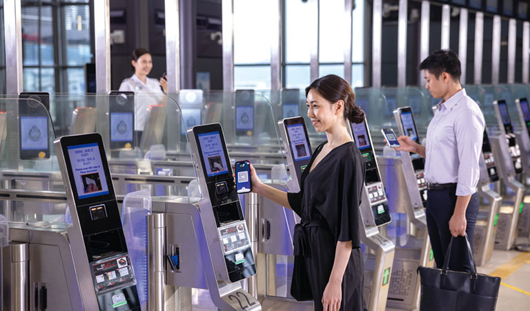 Contactless e-Channel offers fast, convenient and hygienic immigration clearance service. Eligible Hong Kong residents may use encrypted QR code generated by their personal mobile phones to enter the Contactless e-Channel and perform immigration clearance through facial recognition technology.